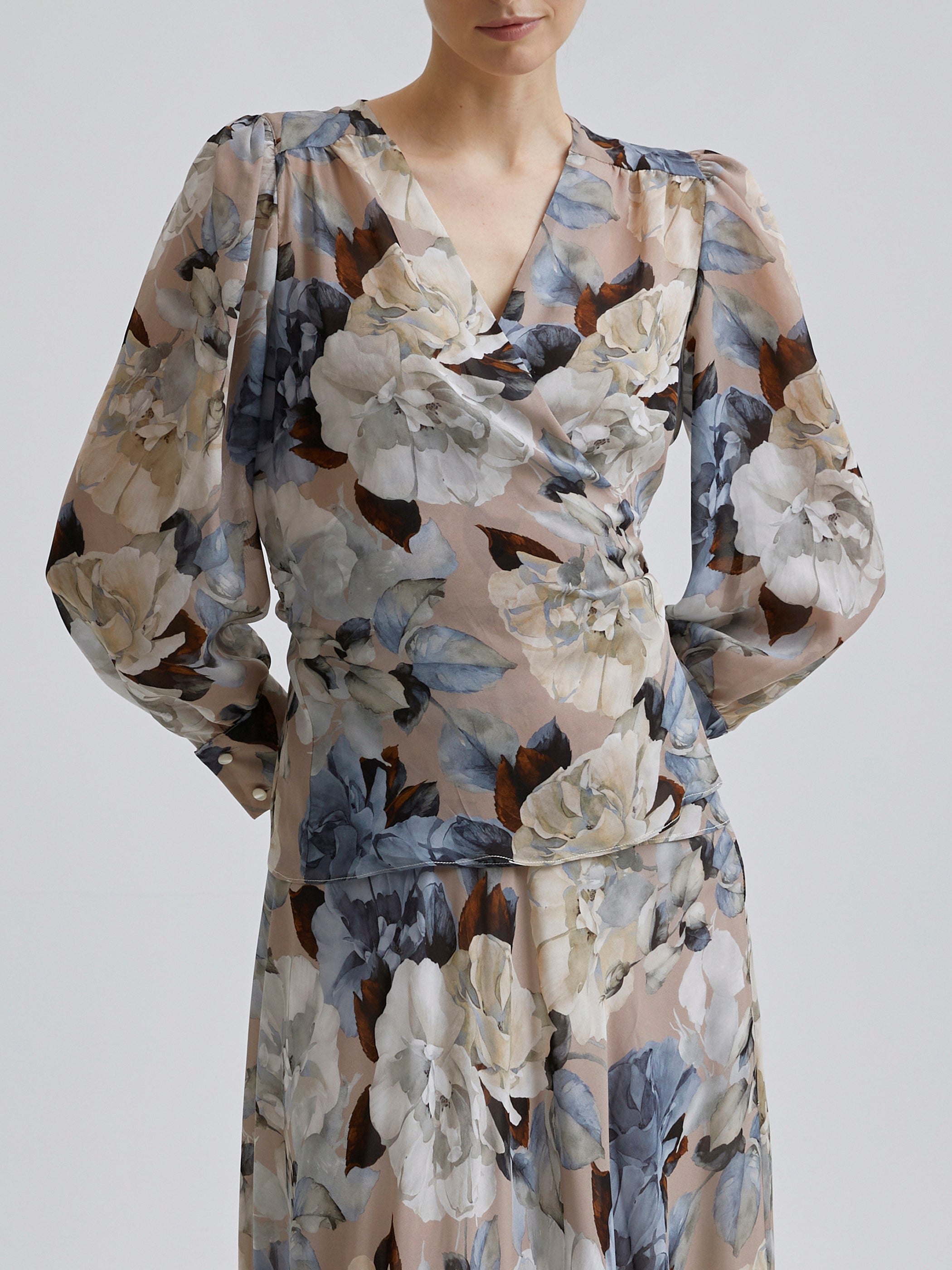 Elmira Blus