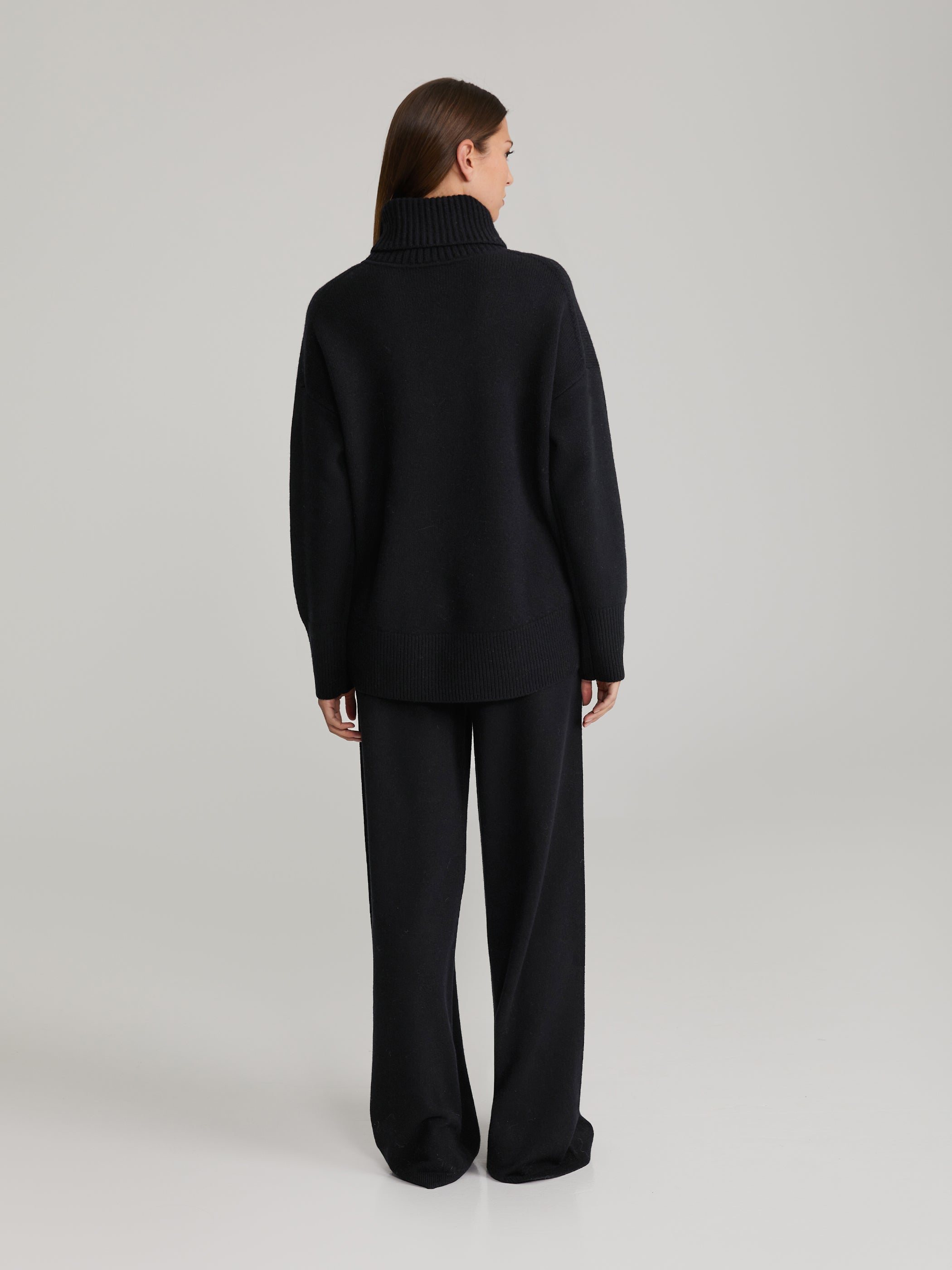Maeva Merino-Cashmere Turtleneck Knit