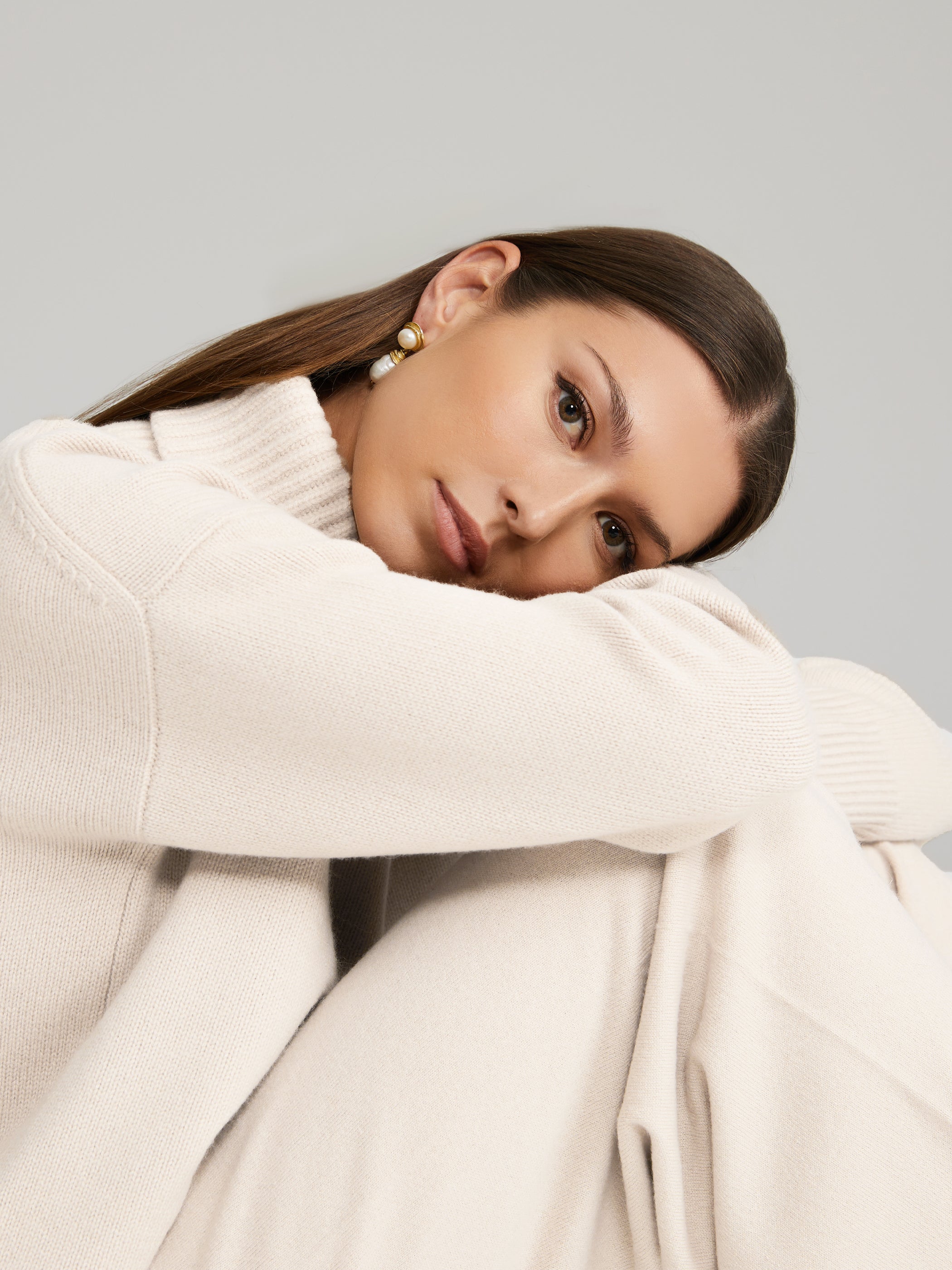 Maeva Merino-Cashmere Turtleneck Knit