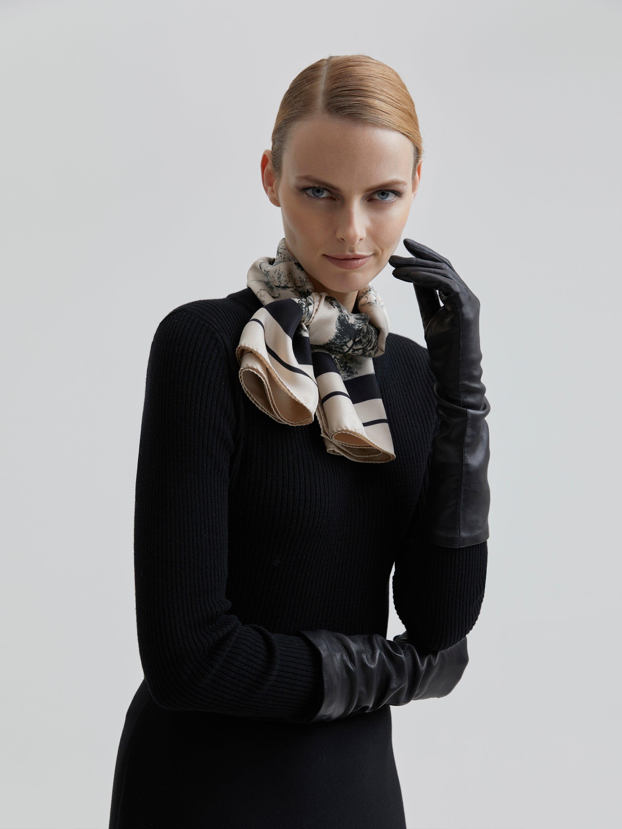 Ouna Sidenscarf