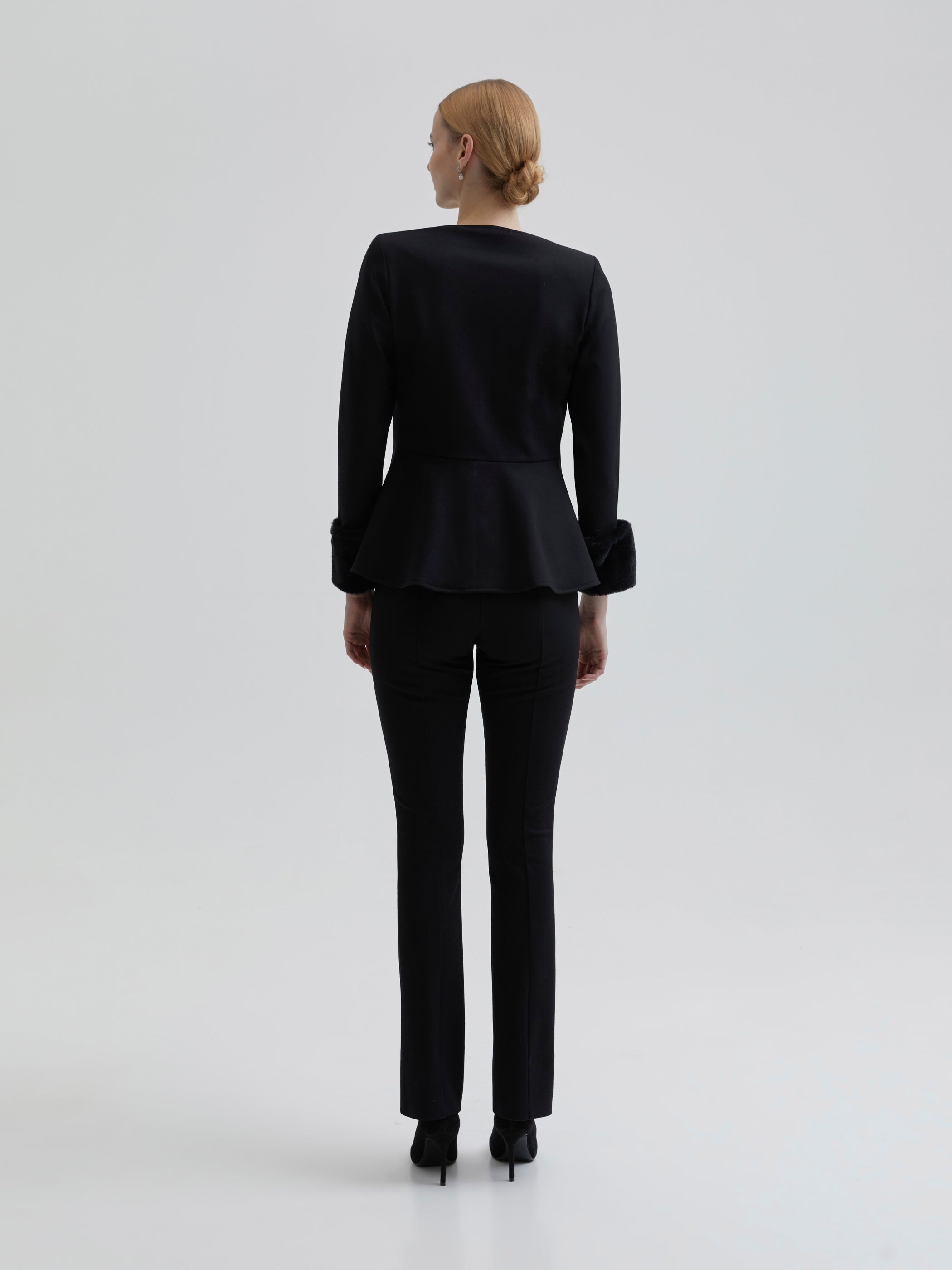 Ronee T Blus