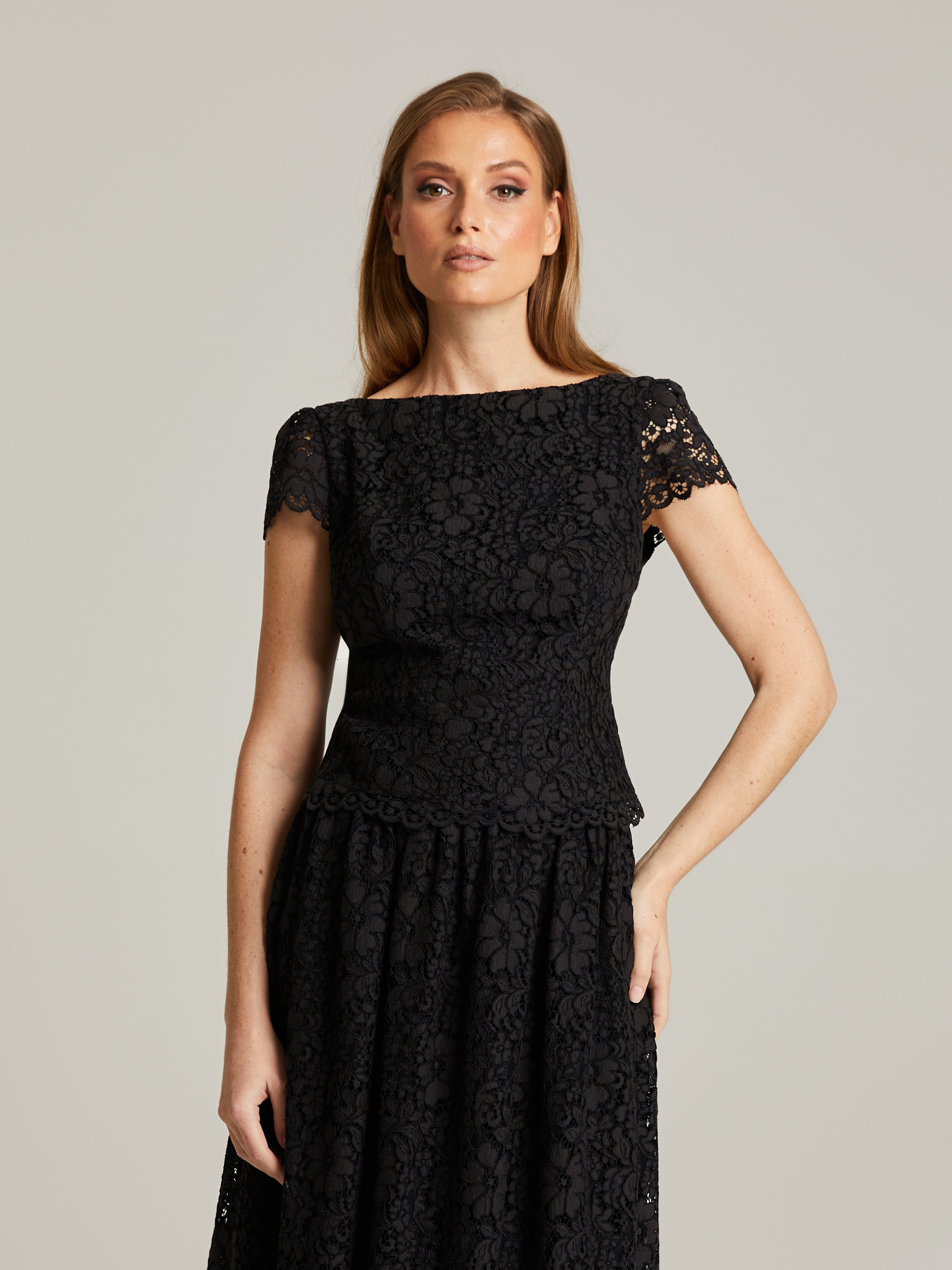 Anrid Lace Top