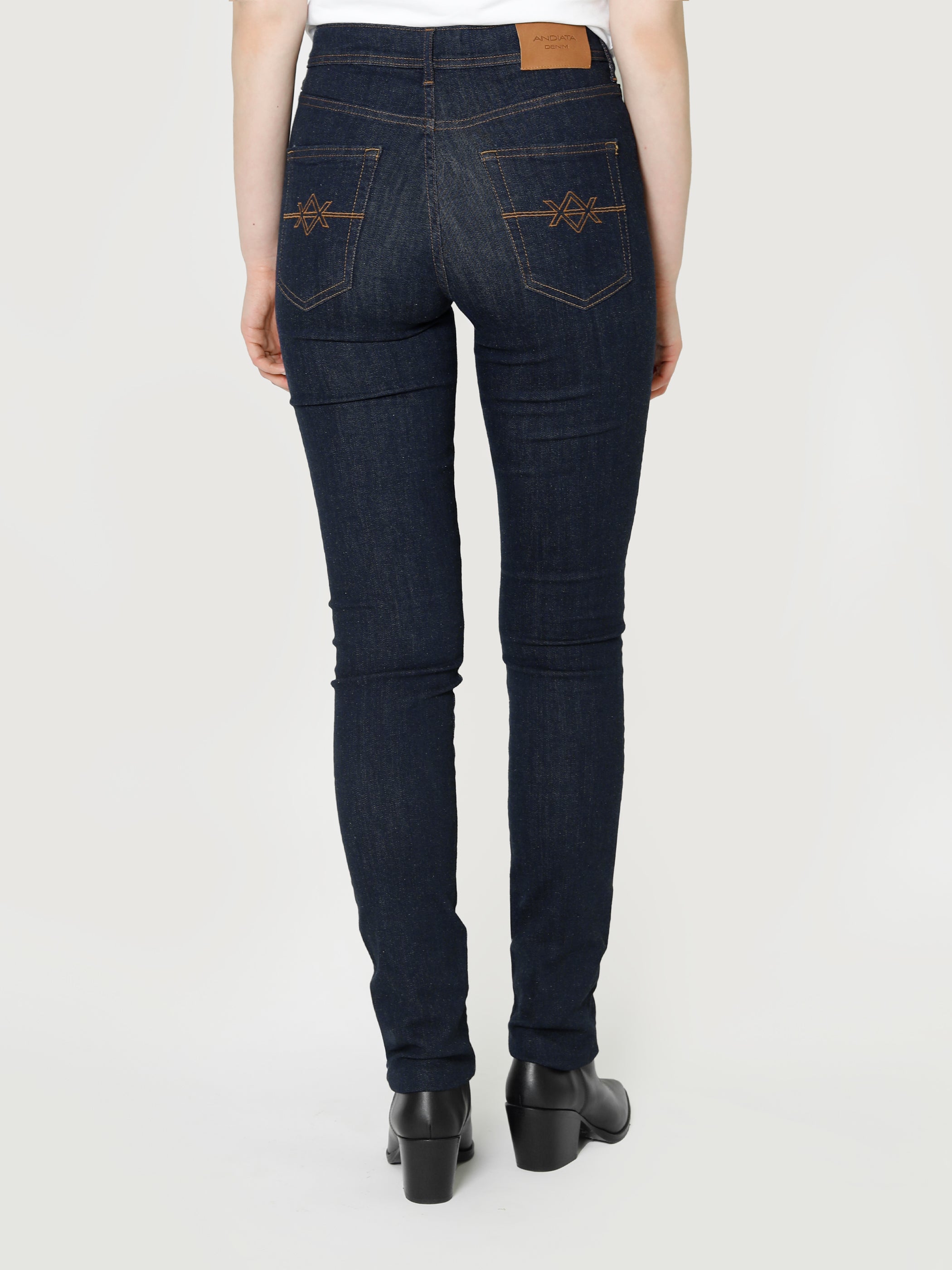 Cara Jeans