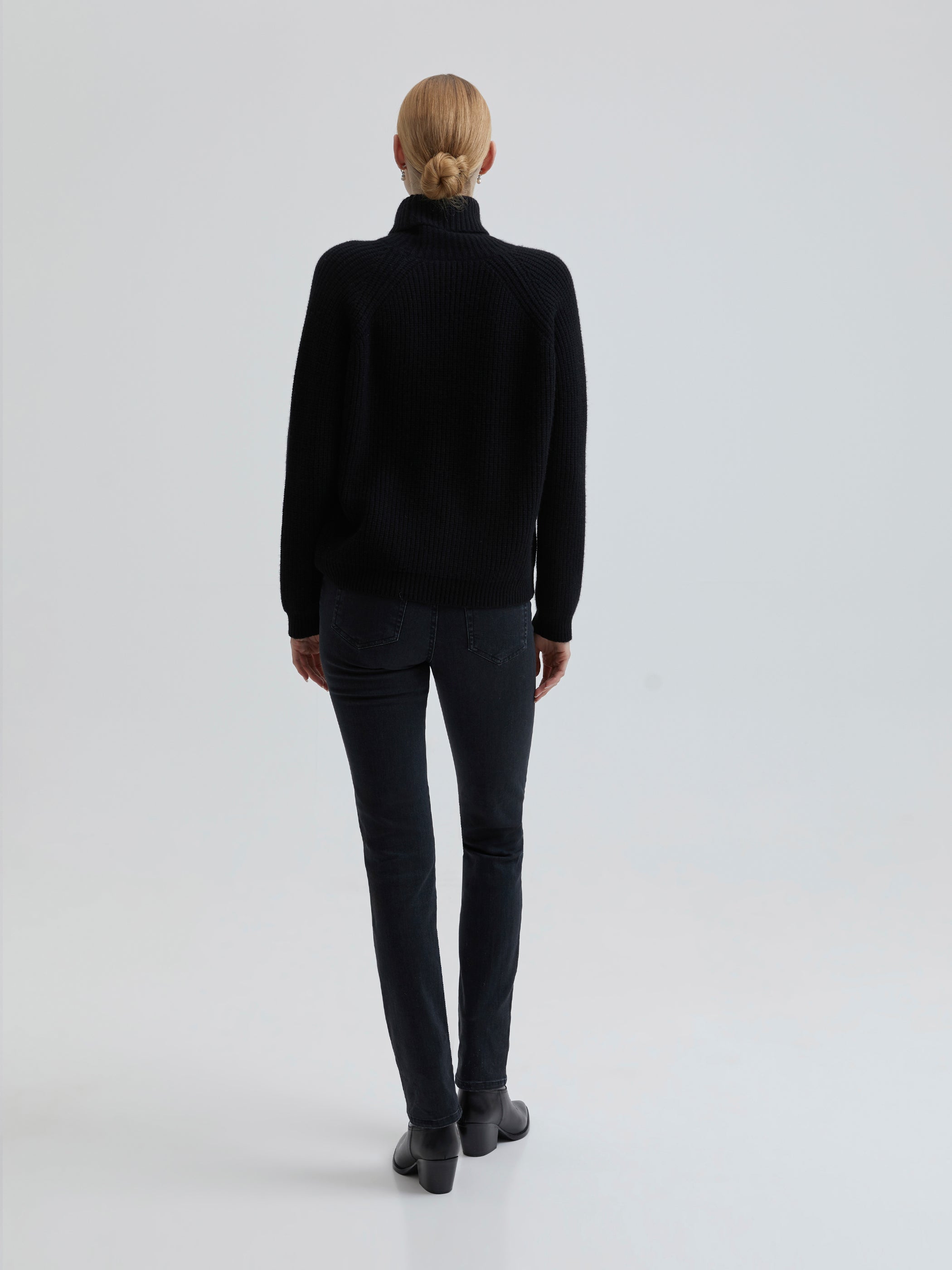 Laure Roll-Neck Knit